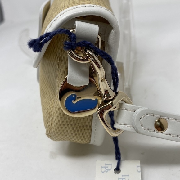 Dooney & Bourke Tan and White Woven Bag - Picture 4 of 13